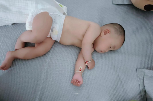 澄迈没满月的宝宝